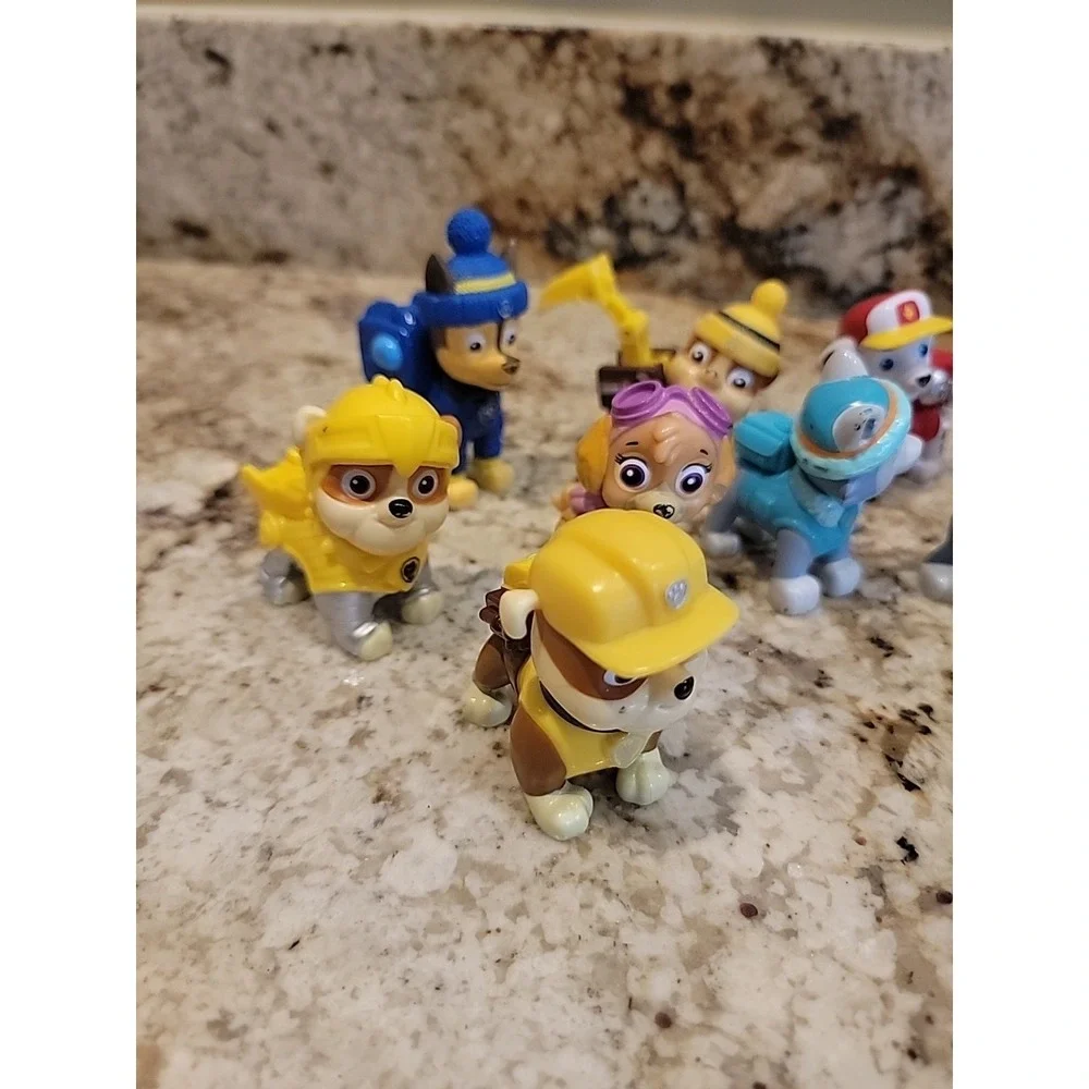 Paw Patrol Mini Action Figures Cake Toppers Mixed lot of 16